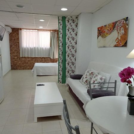 Estudio Centrico En Aguilas Luaran gambar